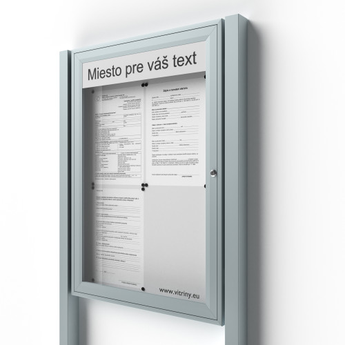 Uzamykateľná informačná vitrína 4xA4 SIDE50 s nápisom a stĺpikmi