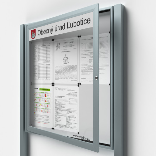 Uzamykateľná informačná vitrína 6xA4 SIDE50 s nápisom a stĺpikmi