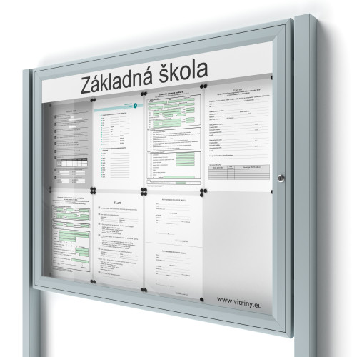 Uzamykateľná informačná vitrína 8xA4 SIDE50 s nápisom a stĺpikmi