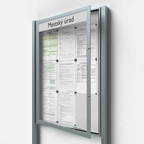 Uzamykateľná informačná vitrína 9xA4 SIDE50 s nápisom a stĺpikmi