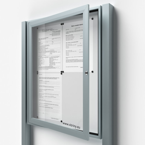 Uzamykateľná informačná vitrína 4xA4 SIDE so stĺpikmi