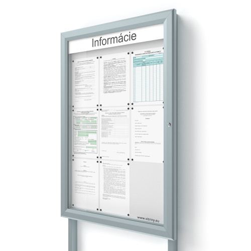 Vonkajšia informačná vitrína 9xA4 SIDE60 s nápisom a stĺpikmi