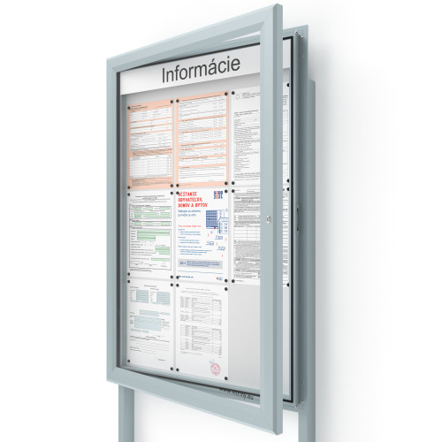 Vonkajšia informačná vitrína 9xA4 SIDE60 s nápisom a stĺpikmi