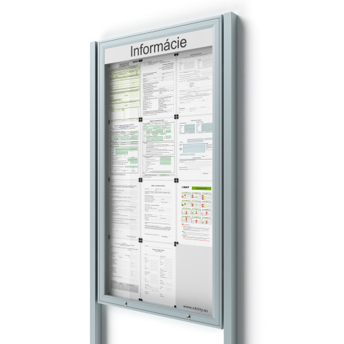 Uzamykateľná informačná vitrína 12bxA4 UP50 s nápisom a stĺpikmi