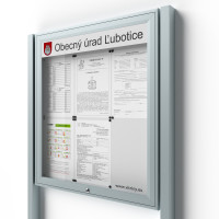 Uzamykateľná informačná vitrína 6xA4 UP50 s nápisom a stĺpikmi