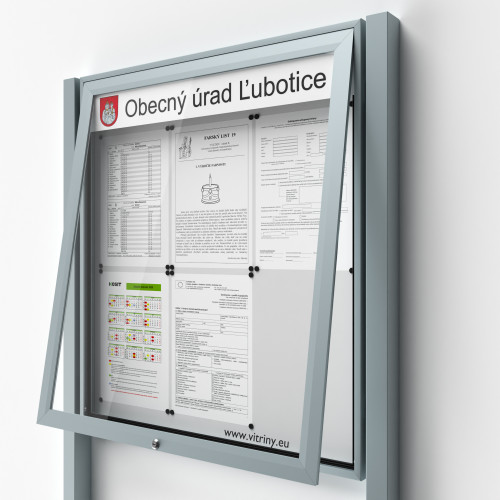 Uzamykateľná informačná vitrína 6xA4 UP50 s nápisom a stĺpikmi