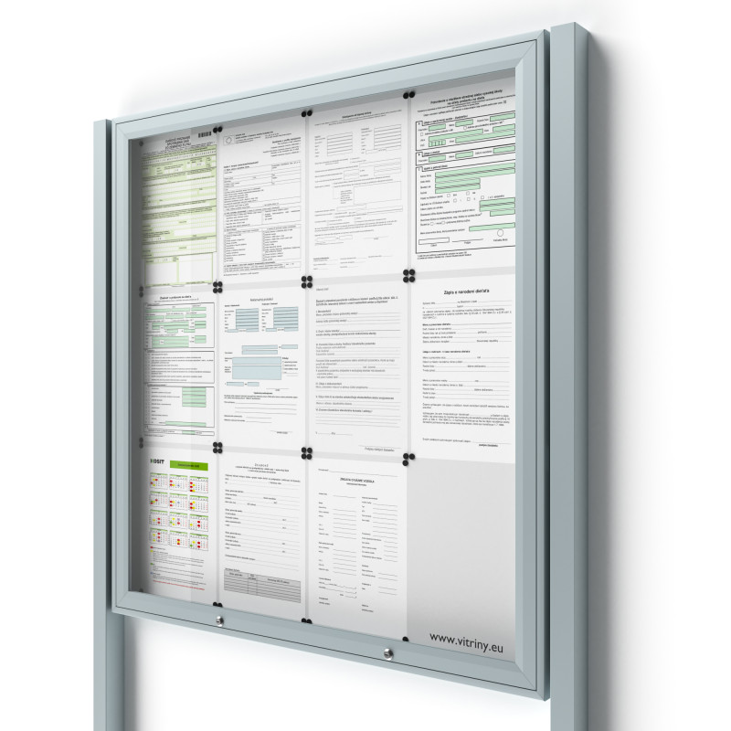 Uzamykateľná informačná vitrína 12xA4 so stĺpikmi