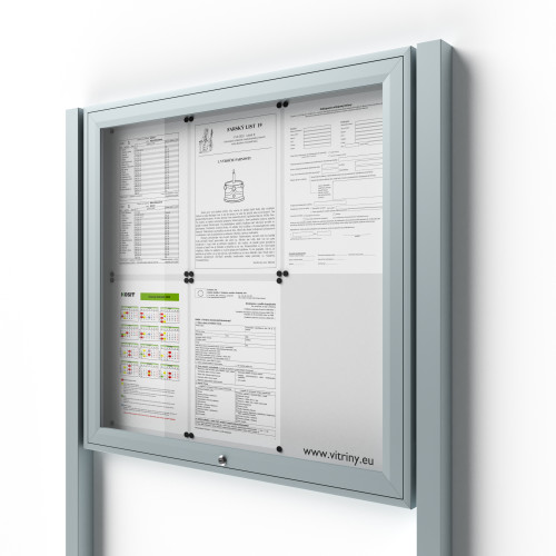 Uzamykateľná informačná vitrína 6xA4 so stĺpikmi