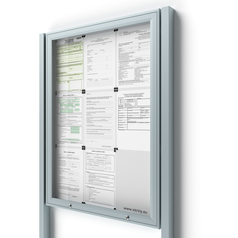 Uzamykateľná informačná vitrína 9xA4 so stĺpikmi