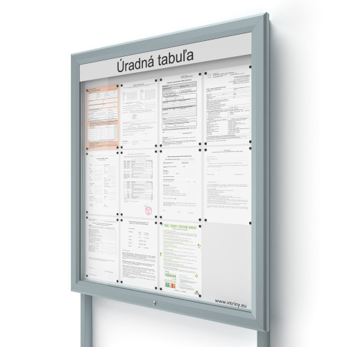 Vonkajšia informačná vitrína 12xA4 UP60 s nápisom a stĺpikmi